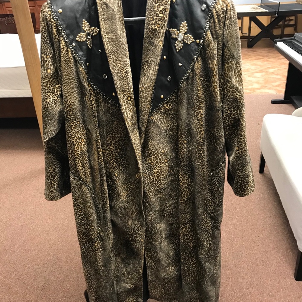 Vintage cheetah trenchcoat